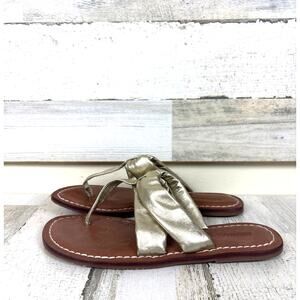 Bernardo Womens 8 Gold Leather Miami Thong Slip-On Flat Sandals Vacation Summer